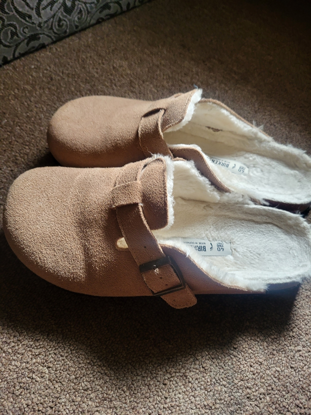 Birkenstock Suede Tan~Shearling Lined~Mule Clogs~Size 40. - Picture 8 of 13